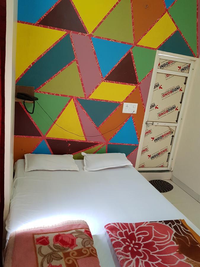 Hotel Shri Radhe Krishna Godarpura Bagian luar foto