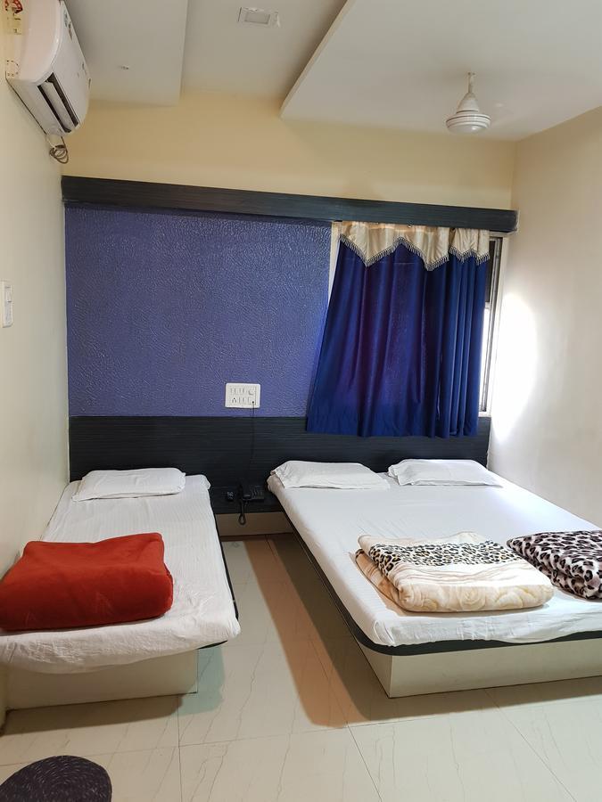 Hotel Shri Radhe Krishna Godarpura Bagian luar foto