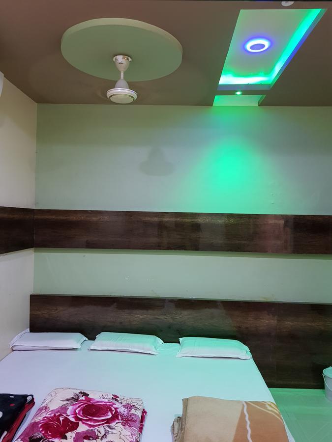 Hotel Shri Radhe Krishna Godarpura Bagian luar foto